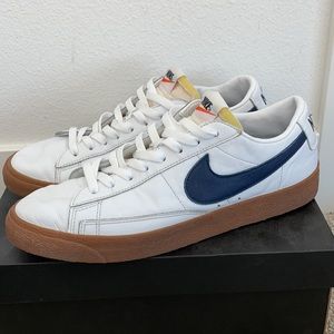 NIKE BLAZER LOW SIZE 10.5 (USED)